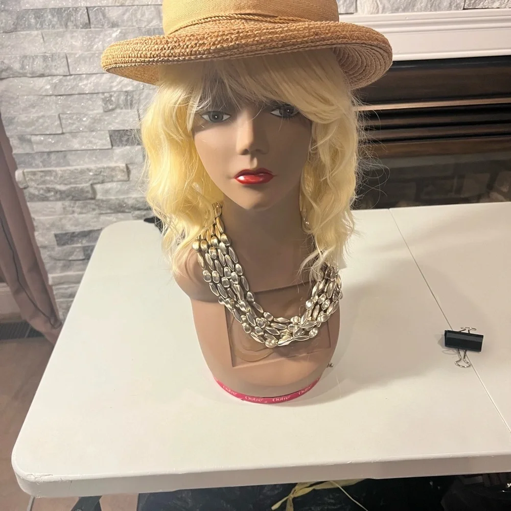 Blonde Wavy Hair Wig – Medium Length